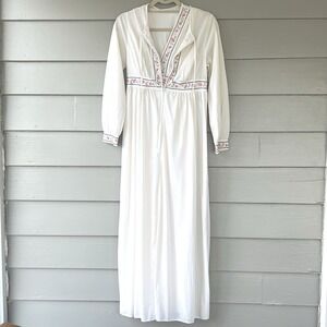 Vtg 70s Gilead Peignoir NightGown & Robe White Floral Embroidered Cottagecore